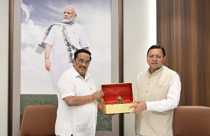 सीएम धामी ने की केन्द्रीय जल शक्ति मंत्री से शिष्टाचार भेंट