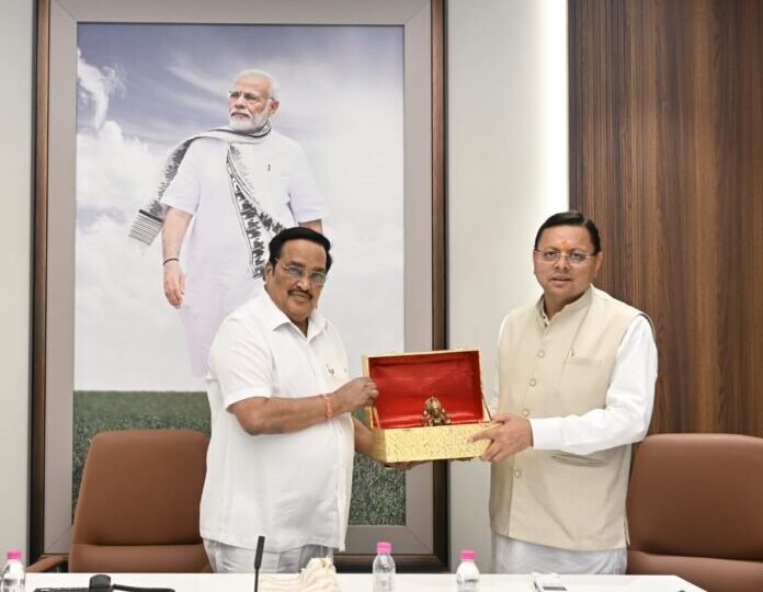 सीएम धामी ने की केन्द्रीय जल शक्ति मंत्री से शिष्टाचार भेंट