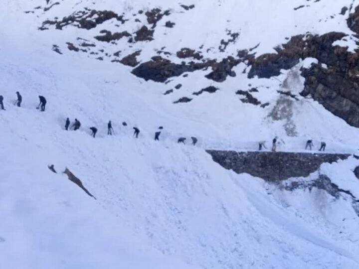 22 अप्रैल को खुलेंगे बाबा केदारनाथ के कपाट,पैदल मार्ग पर जमी भारी बर्फ को हटाने का काम शुरू