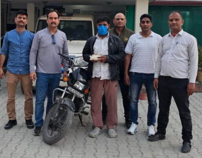 बड़ी कार्यवाहीः 144 हेरोइन के साथ नशा तस्कर गिरफ्तार