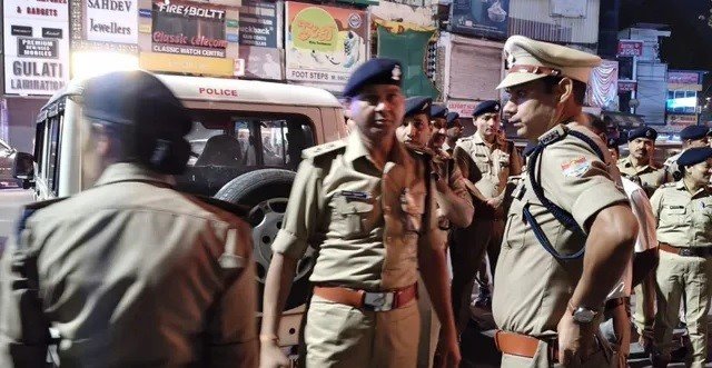 देर रात तक खुले बार-रेस्टोरेंट पर कार्यवाही, दो संचालकों पर मामला दर्ज