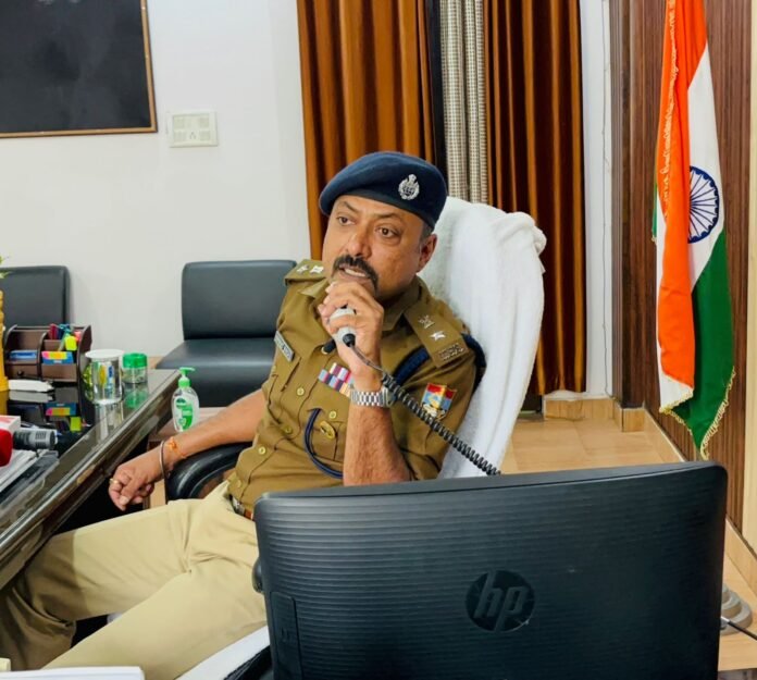 अवैध खनन प्रकरण में चौकी प्रभारी सहित 6 निलम्बित