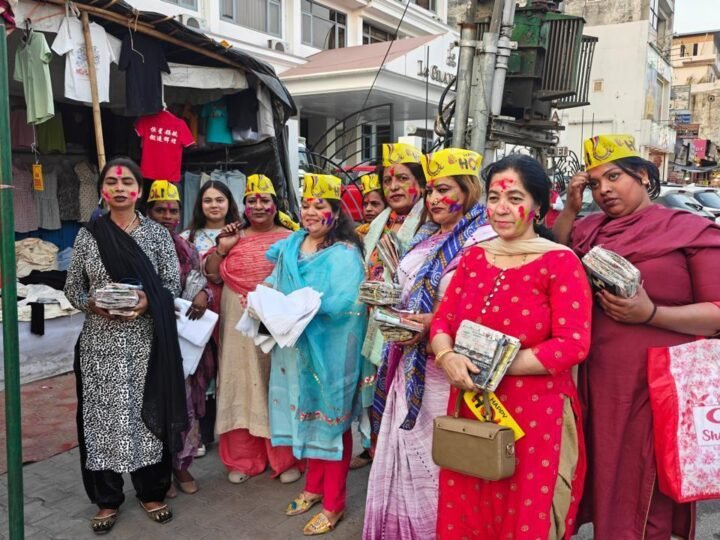 निजी फाउंडेशन ने किन्नर समाज के साथ किया होली मिलन कार्यक्रम