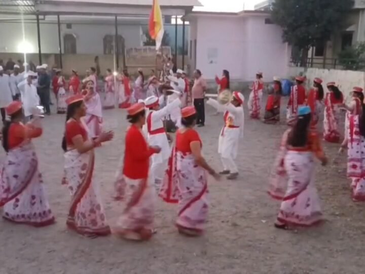 होल्यारों की टीम कर रही पुराने मंदिरों को बचाने की पहल