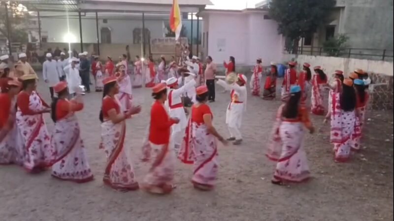 होल्यारों की टीम कर रही पुराने मंदिरों को बचाने की पहल