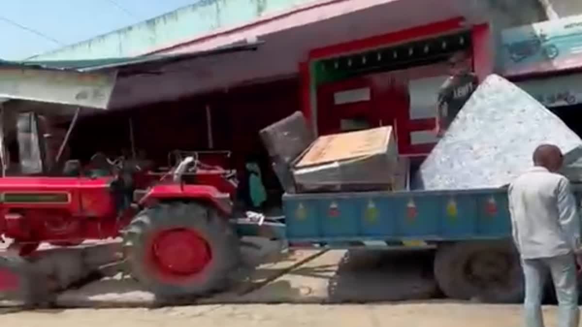 सड़क हादसे में महिला की मौत