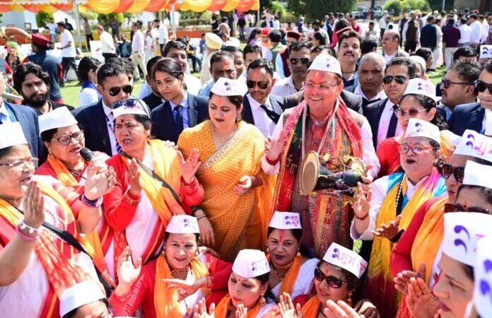 मुख्यमंत्री आवास में पारंपरिक उल्लास के साथ आयोजित हुआ होली मिलन समारोह