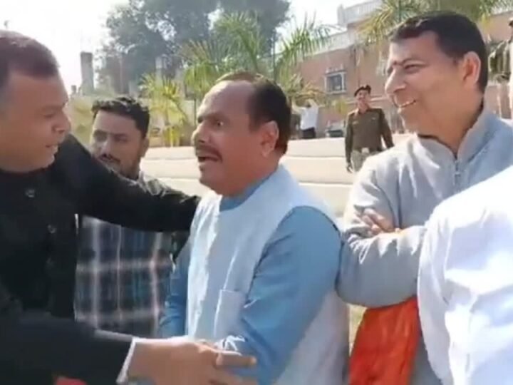 गृहमंत्री के कार्यक्रम की तैयारियों का जायजा लेने पहंुचे सीएम का स्वागत करने से रोकने पर भड़के भाजपा नेता