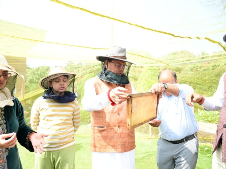 उत्तराखण्ड में मौन पालन की अपार संभावनाएंः सीएम धामी
