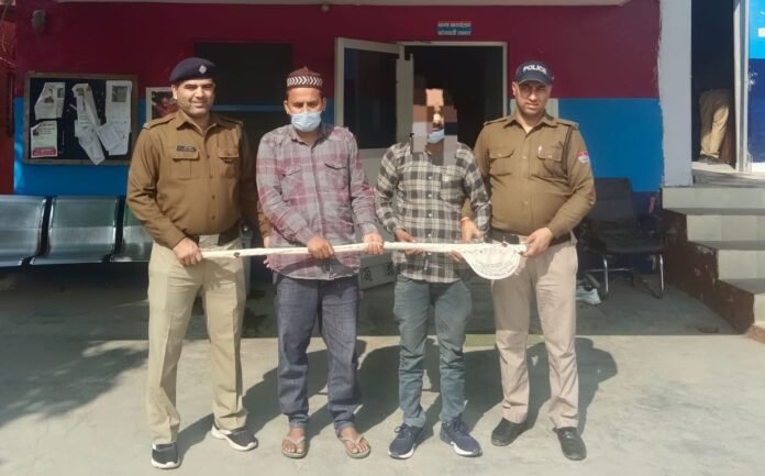 हत्या के प्रयास में फ रार चल रहे दो सगे भाई गिरफ्तार