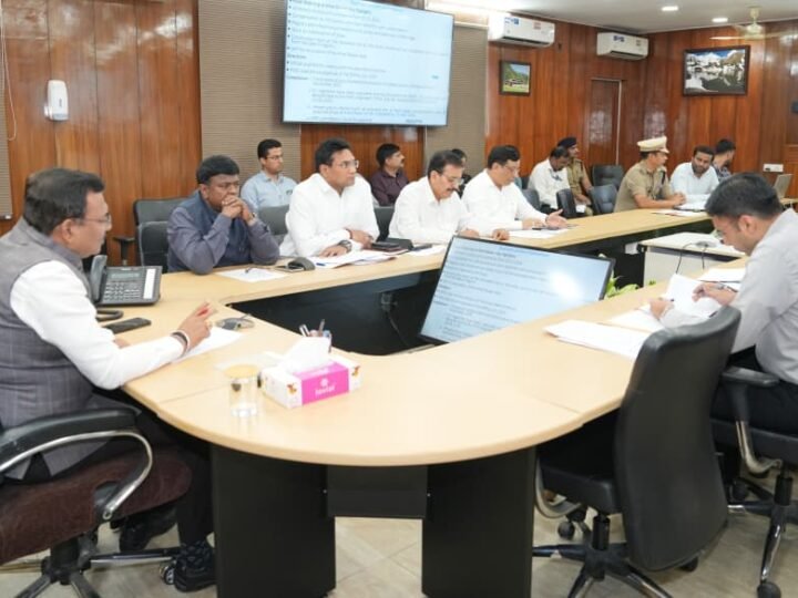 यातायात संतुलन को लेकर मुख्य सचिव ने ली मोबिलिटी प्लान की बैठक