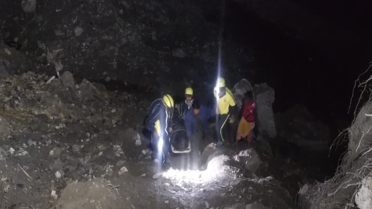 खाई में गिरने से व्यक्ति की मौत