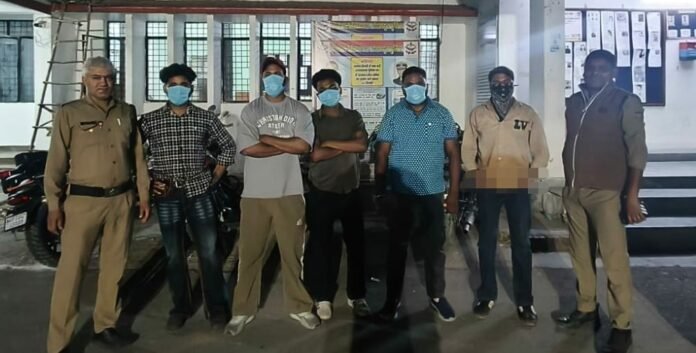 पुलिस ने शुरू किया ‘ऑपरेशन नाईट स्ट्राइक’, दस गिरफ्तार