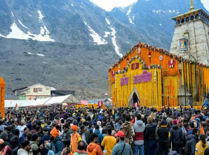 कपाट खुलने के साथ ही चारधाम यात्रा ने पकड़ी रफ्तार
