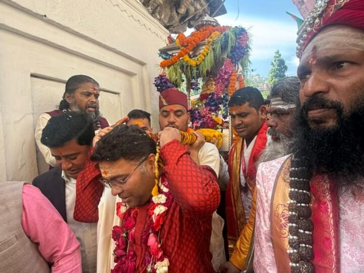 श्री ओंकारेश्वर मंदिर से धाम के लिए रवाना हुई बाबा केदार की पंचमुखी उत्सव डोली