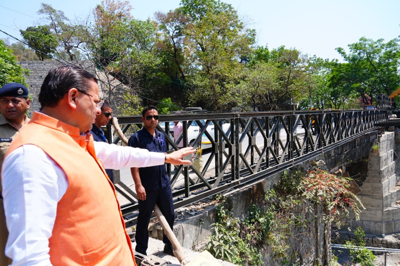 मुख्यमंत्री ने  किया मसूरी रोड पर निर्माणाधीन पुल का स्थलीय निरीक्षण, निर्धारित समयसीमा के भीतर कार्य पूर्ण करने के दिए निर्देश