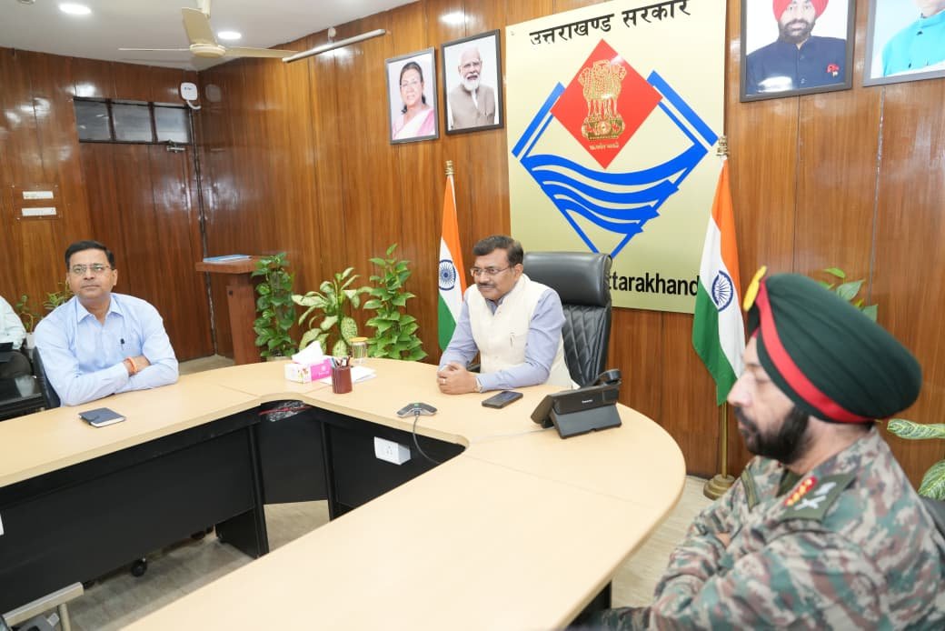 यात्रा मार्गों पर मानसून सीजन से पहले कराया जाए भूस्खलन सम्भावित क्षेत्रों का ट्रीटमेंट कार्य: सीएस
