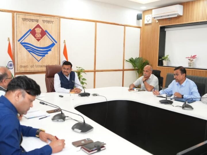 ग्लेशियर झीलों की प्रभावी निगरानी जरूरी, जल्द शुरू हो उपकरण लगाए जाने का कार्य: मुख्य सचिव