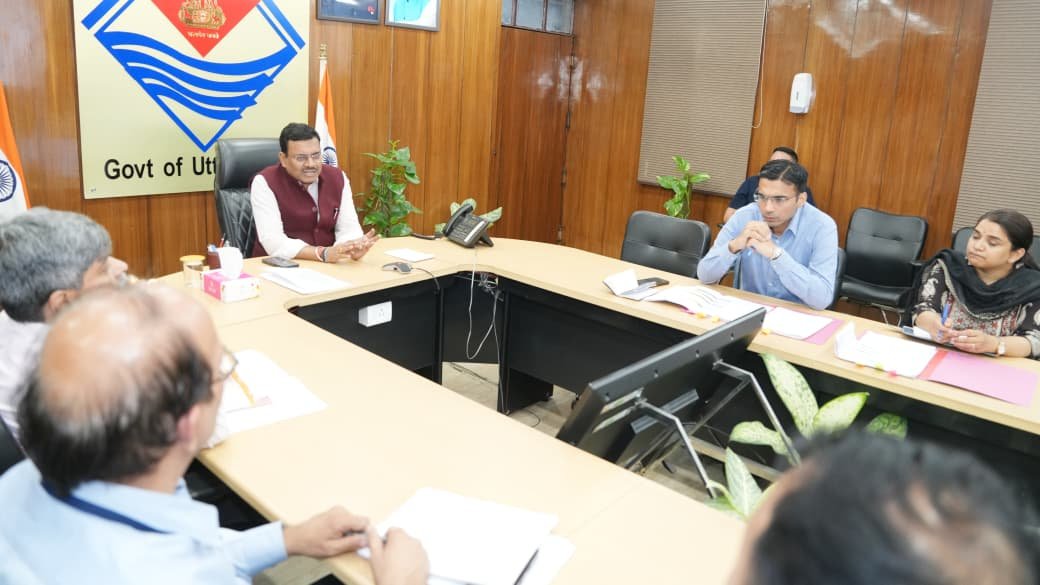 अंडरग्राउण्ड केबलिंग को लेकर मुख्य सचिव ने की ऊर्जा विभाग एवं जिलाधिकारी देहरादून के साथ महत्वपूर्ण बैठक