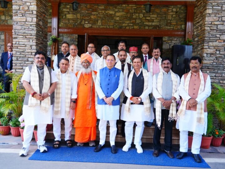 मुख्यमंत्री धामी से ओबीसी वेलफेयर पार्लियामेंट्री कमेटी के प्रतिनिधिमण्डल ने  की भेंट