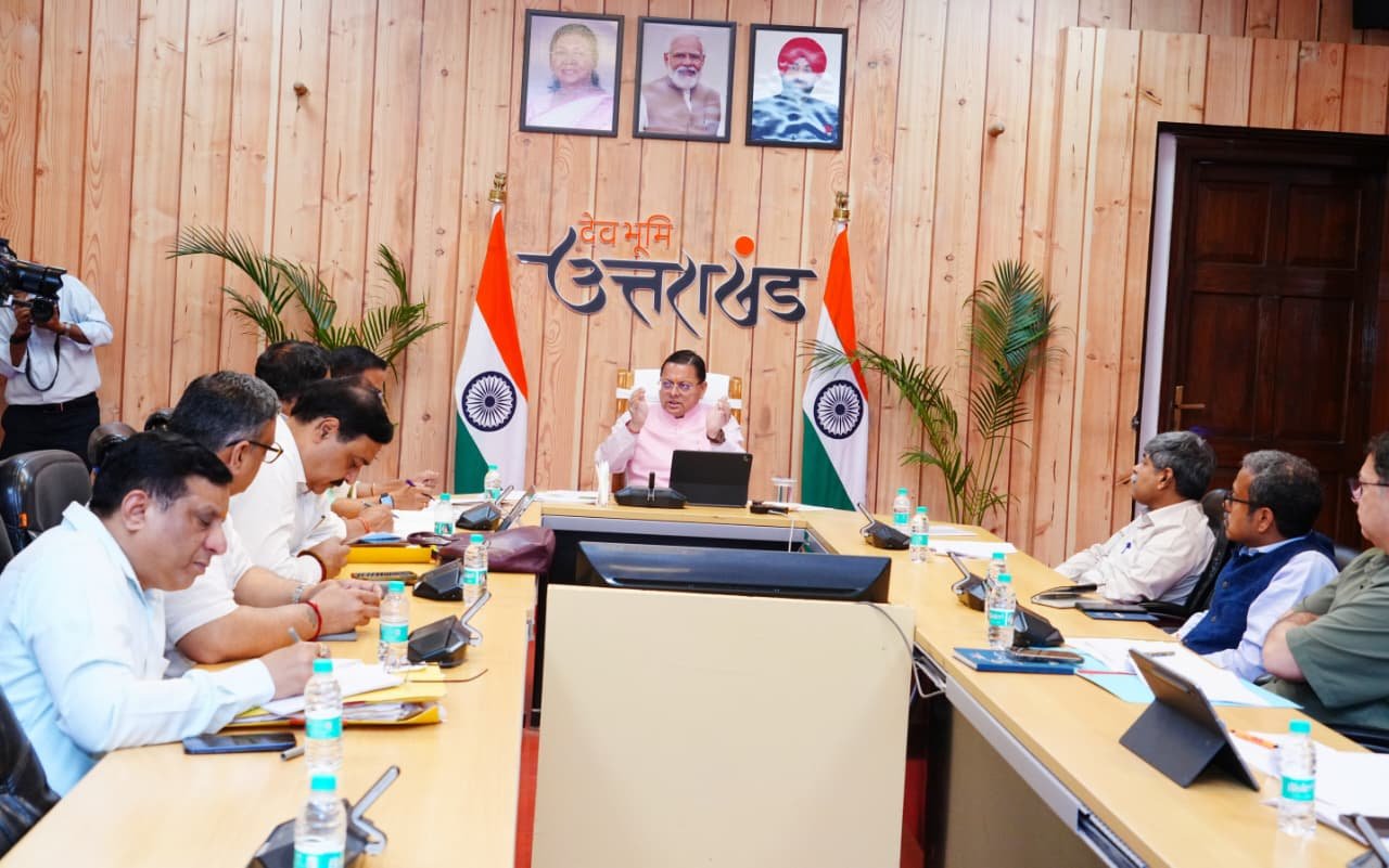 मुख्यमंत्री ने की वनाग्नि नियंत्रण, पेयजल, स्वास्थ्य एवं मानसून तैयारियों की समीक्षा