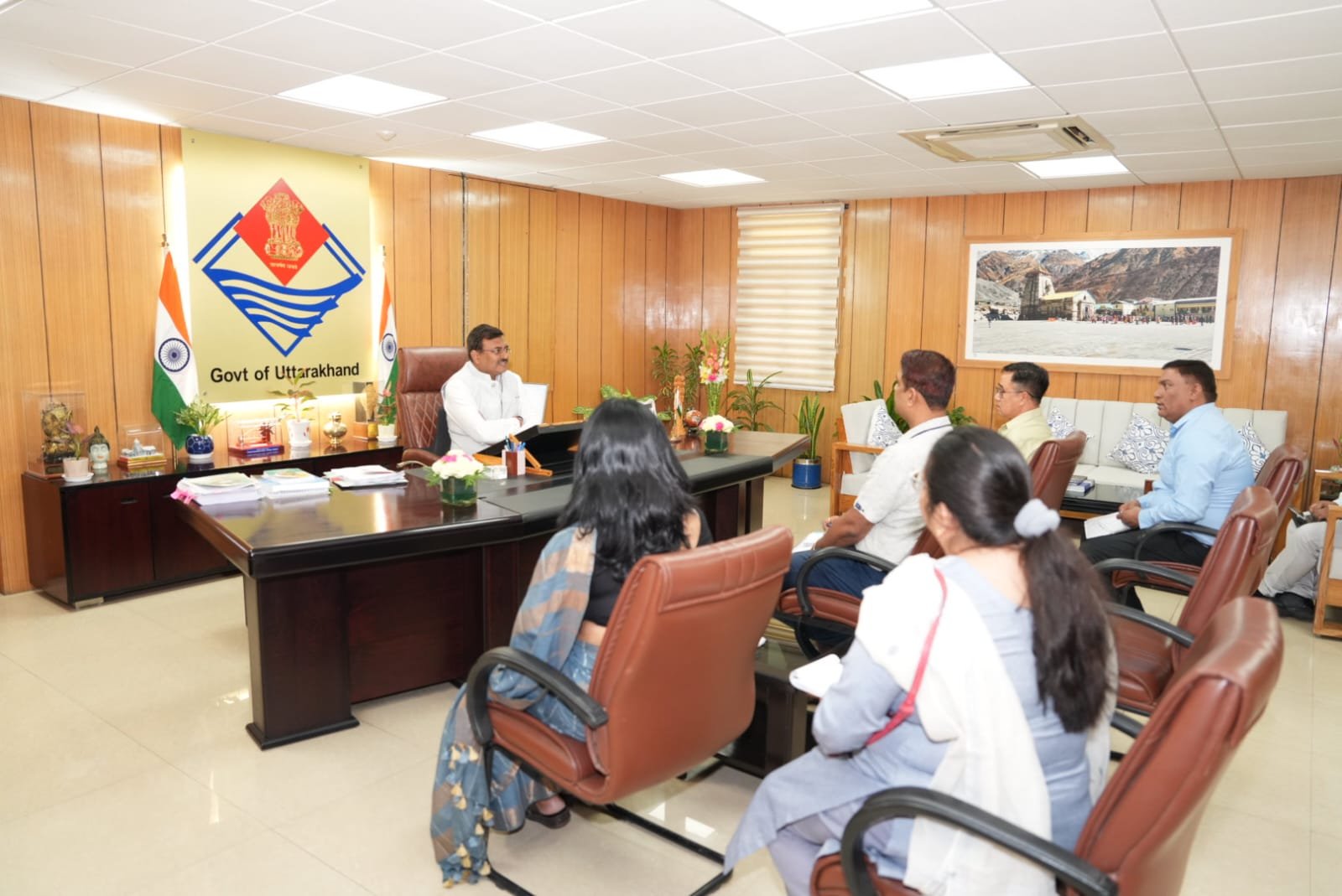 मुख्य सचिव ने आयुक्त खाद्य से ली प्रदेश में दैनिक आवश्यक वस्तुओं की उपलब्धता एवं कीमतों की जानकारी