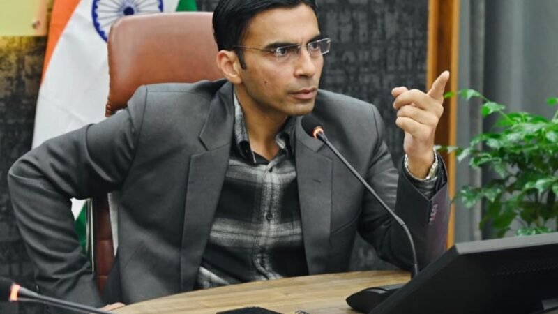 बिल्डर के विरूद्ध बीएनएस की धाराओं में पांच मुकदमें है दर्ज, गुंडाएक्ट में किया बुक, जिला बदर की तैयारी 