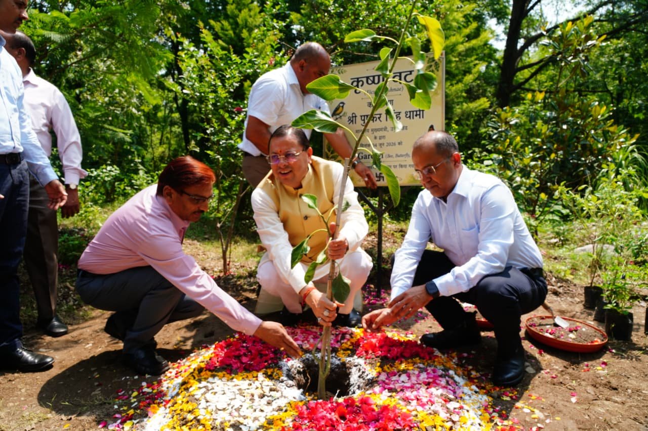 मुख्यमंत्री आवास परिसर में 3-बी गार्डन के निर्माण कार्य का शुभारम्भ