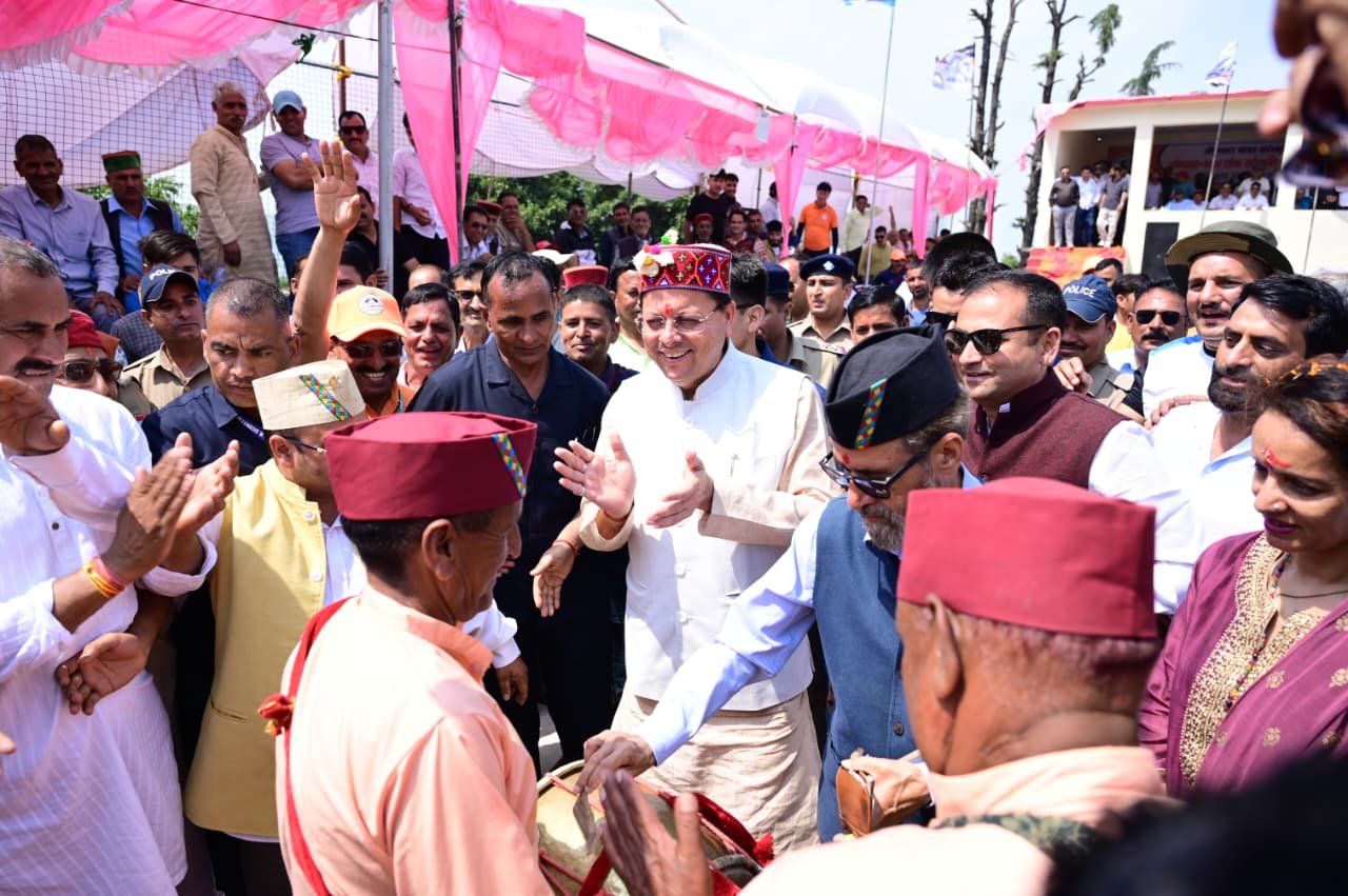 सीएम धामी ने जौनसार बावर लोक सांस्कृतिक महोत्सव एवं क्रीड़ा समारोह मे किया प्रतिभाग