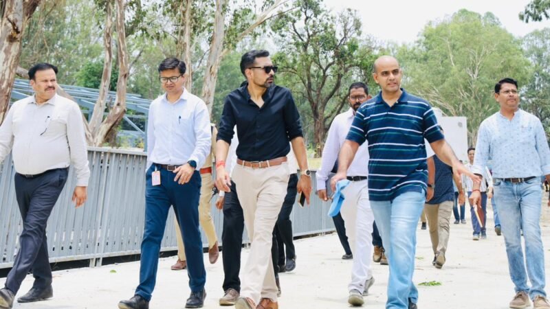 राष्ट्रपति दौराः ग्राउंड जीरो पर उतरे डीएम ‘आशियाना’ और ’निकेतन’ का स्थलीय निरीक्षण कर परखीं व्यवस्थाएं