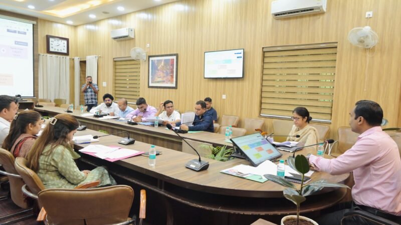अपर मुख्य निर्वाचन अधिकारी ने जनपद देहरादून में एसआईआर कार्यों की विधानसभावार की समीक्षा