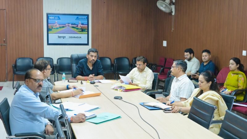 कूड़ा उठान एवं निस्तारण कार्यों की माइक्रो स्तर पर की जाएगी निगरानीः डीएम