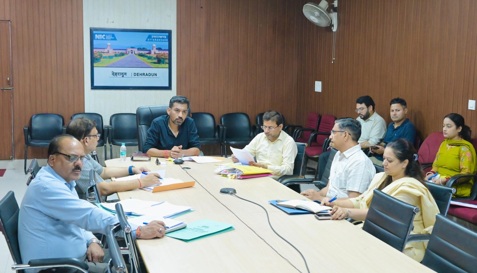 कूड़ा उठान एवं निस्तारण कार्यों की माइक्रो स्तर पर की जाएगी निगरानीः डीएम