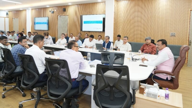 मुख्य सचिव ने की विभिन्न योजनाओं की प्रगती समीक्षा