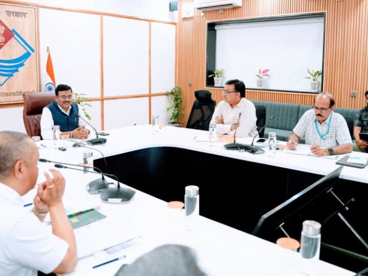 मुख्य सचिव की अध्यक्षता में उत्तराखण्ड रोपवे डेवलपमेंट लिमिटेड निदेशक मंडल की द्वितीय बैठक संपन्न