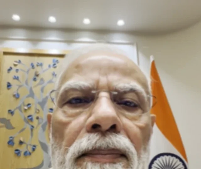 आधी रात को छात्रों के बीच पहुंचा PM मोदी का संदेश, कहा- आपका संघर्ष बेकार नहीं जाएगा