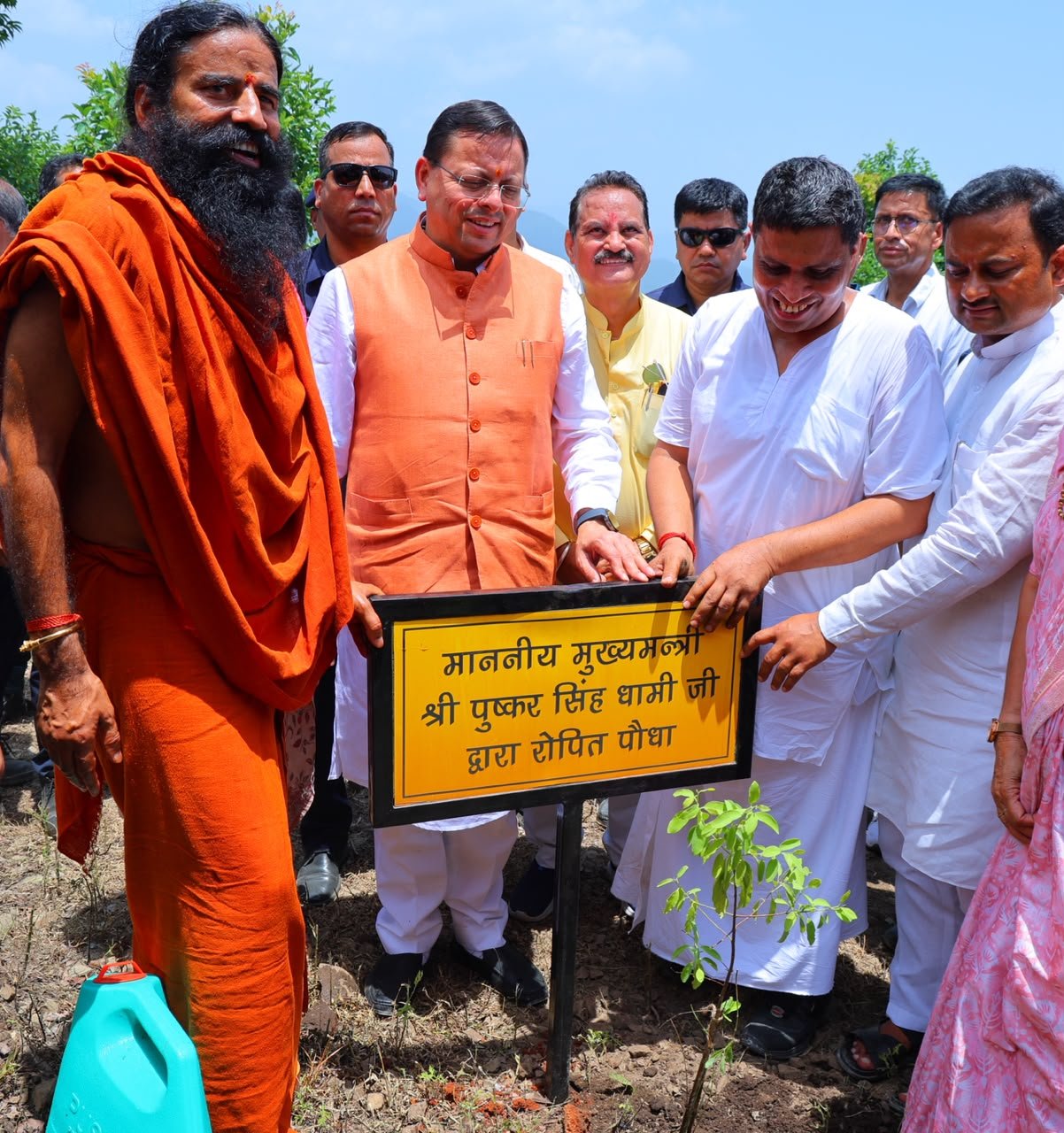 हरेला पर्व पर मालाग्राम पहुंचे मुख्यमंत्री धामी, सघन पौधरोपण कर, दिया हरित संरक्षण का संदेश