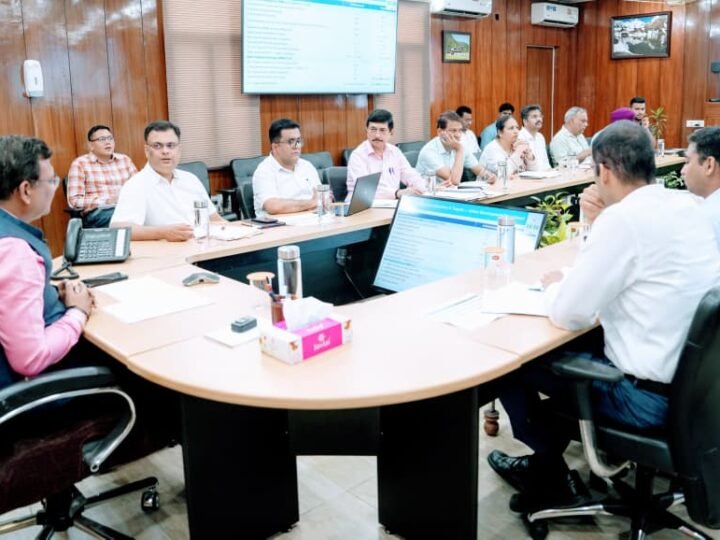 आत्मनिर्भर शहर बनाये जाने की दिशा में किया जाए निरंतर कार्य: मुख्य सचिव