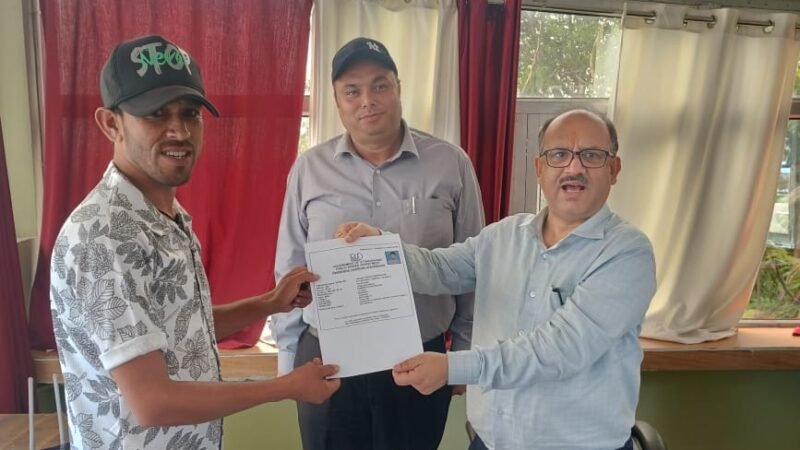 मुख्यमंत्री के निर्देश पर चार दिन से लंबित ठेकेदारी पंजीकरण का हुआ तत्काल समाधान