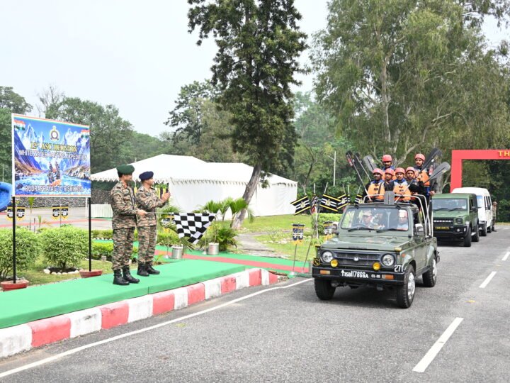 आर्मी सर्विस कोर व्हाइट वॉटर राफ्टिंग एक्सपीडिशन 2026 को देहरादून से हरी झंडी दिखाकर किया रवाना 
