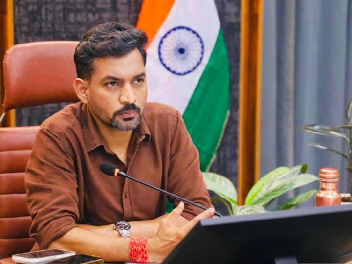 एक-एक पात्र व्यक्ति तक पहुंचे सरकार की योजना, कोई भी पात्र बुजुर्ग न रहे सामाजिक सुरक्षा से वंचितः डीएम